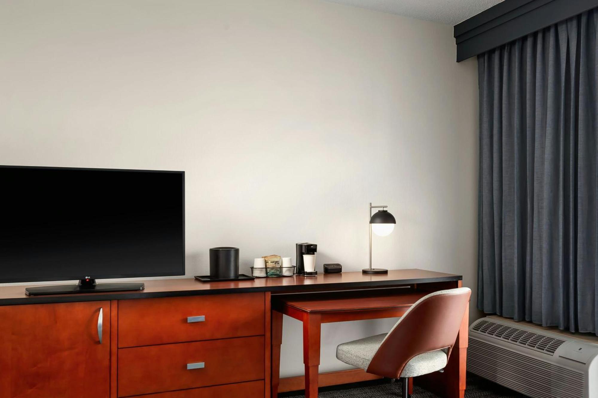 Courtyard By Marriott Minneapolis-St. Paul Airport Mendota Heights Экстерьер фото
