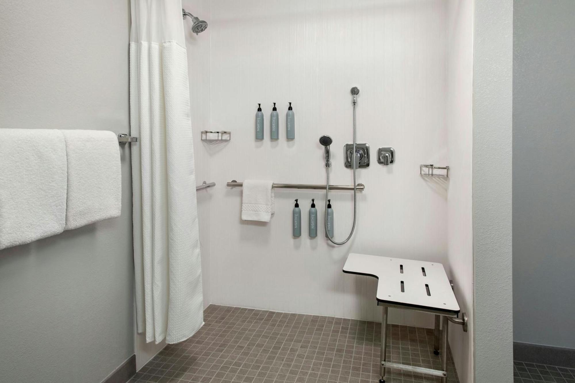 Courtyard By Marriott Minneapolis-St. Paul Airport Mendota Heights Экстерьер фото