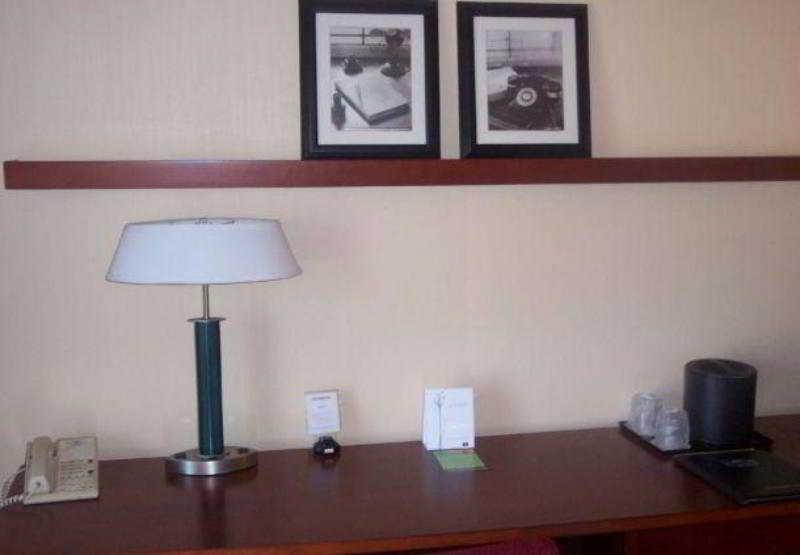 Courtyard By Marriott Minneapolis-St. Paul Airport Mendota Heights Номер фото